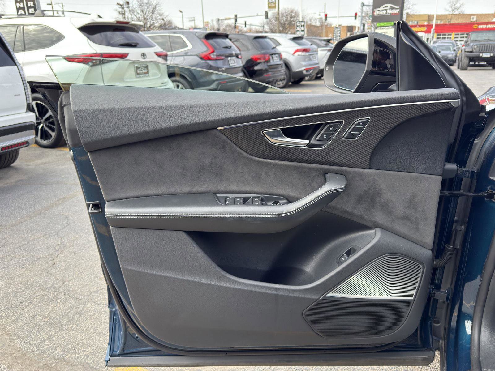 Used 2021 Audi RS Q8 w/ Black Optic Package image 28