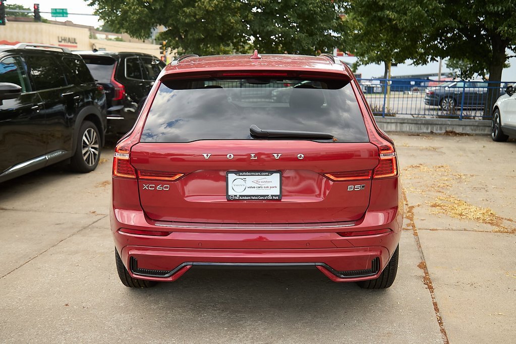 New 2025 Volvo XC60 B5 Core w/ Protection Package Premier image 7