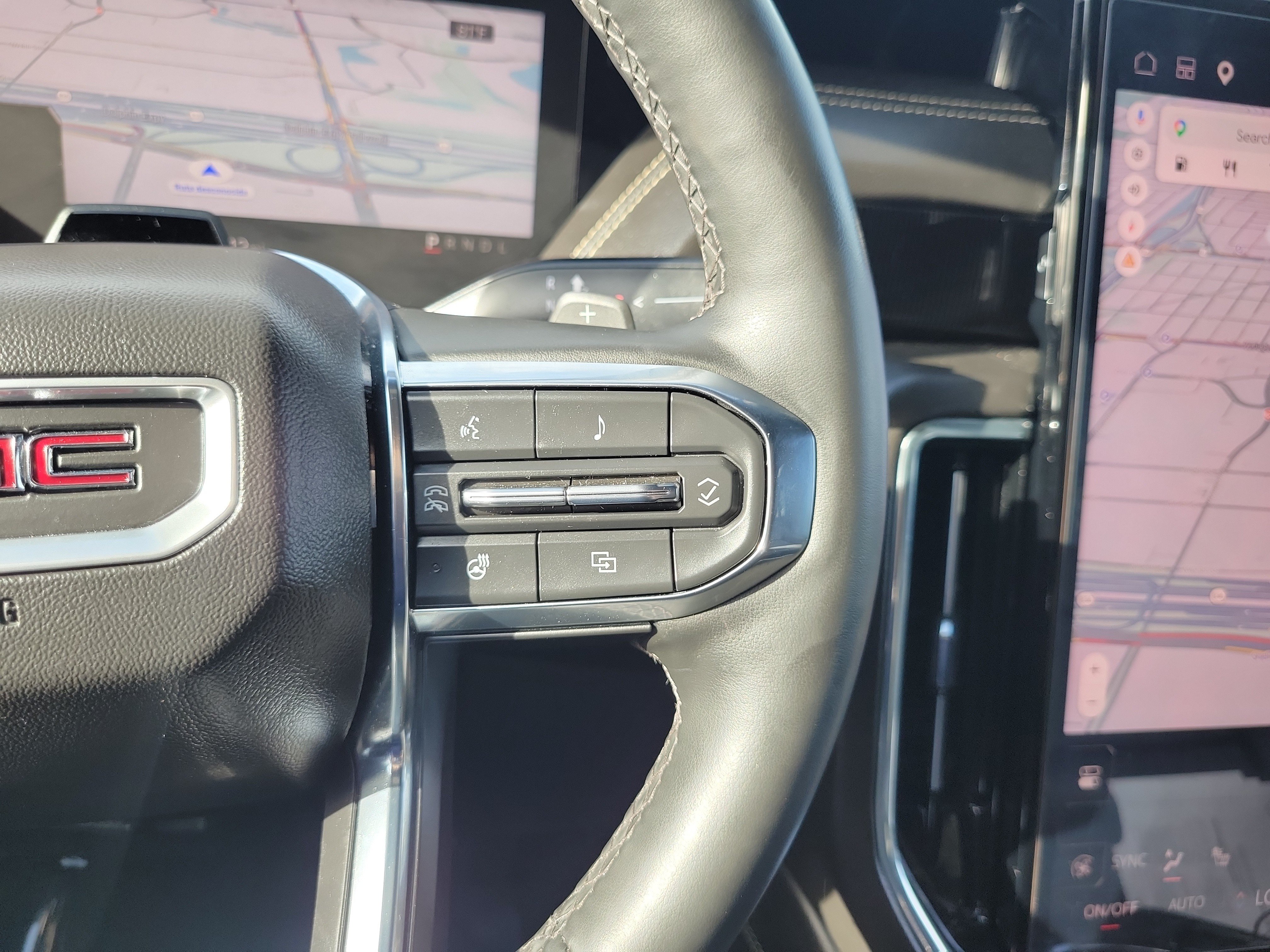 Used 2025 GMC Yukon Elevation RWD image 22