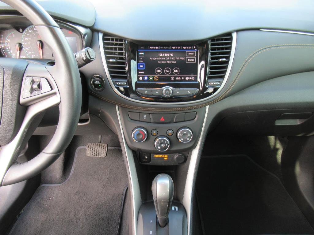 Used 2022 Chevrolet Trax LT w/ LT Convenience Package image 19