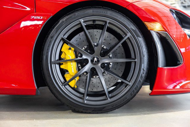 Used 2022 McLaren 720S Performance RWD image 23
