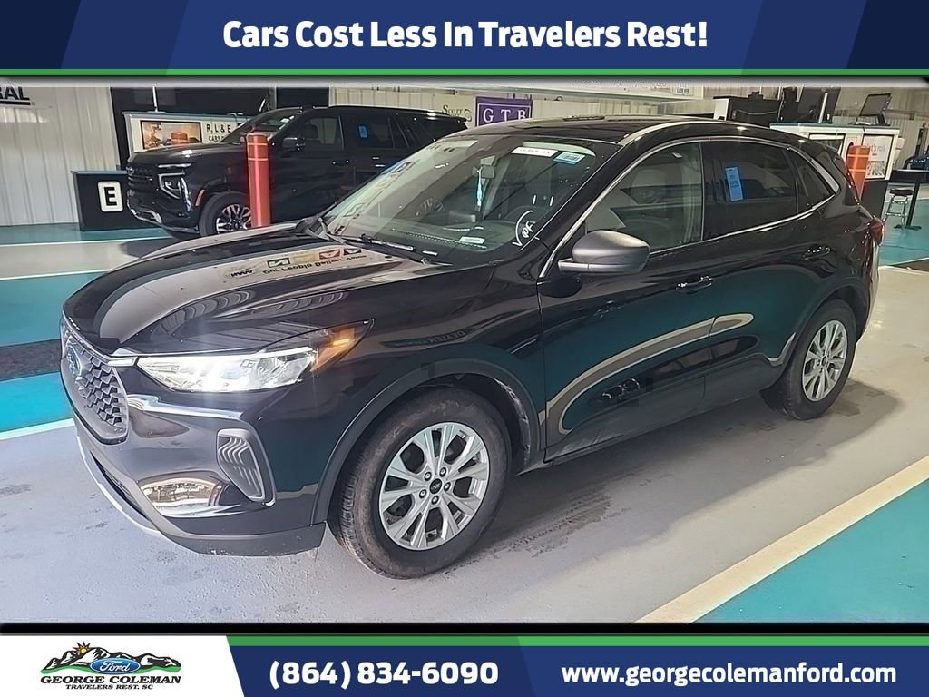 Used 2023 Ford Escape Active w/ Cold Weather Package FWD image 1