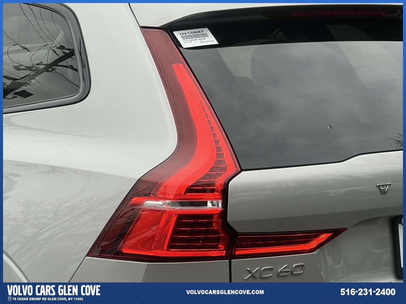 Certified 2023 Volvo XC60 B5 Plus w/ Climate Package image 8