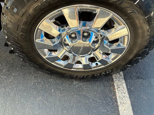 Used 2024 Chevrolet Silverado 2500 LTZ w/ LTZ Premium Package image 10