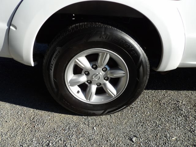 Used 2004 Nissan Frontier XE w/ (VTP) Value Truck Pkg RWD image 9