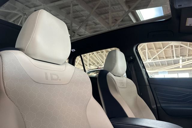 Certified 2024 Volkswagen ID.4 S image 21