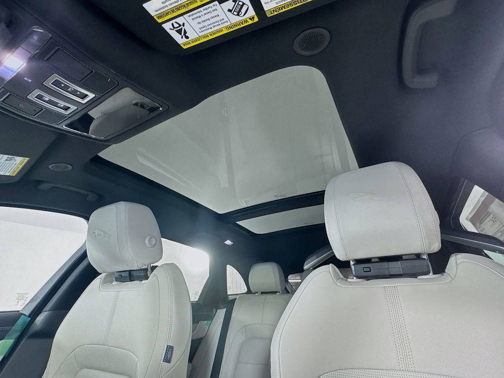 New 2026 Jaguar F-PACE R-Dynamic S image 21