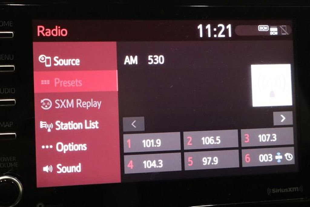 Used 2020 Toyota Corolla SE FWD image 33