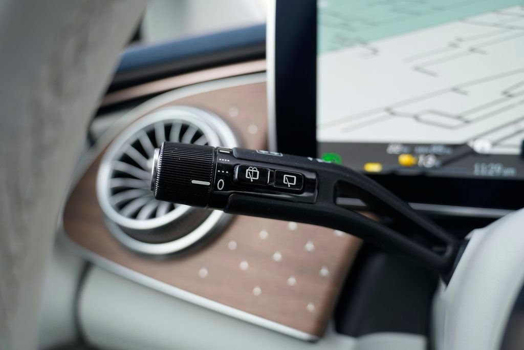 Used 2023 Mercedes-Benz EQE 500 4MATIC SUV image 50