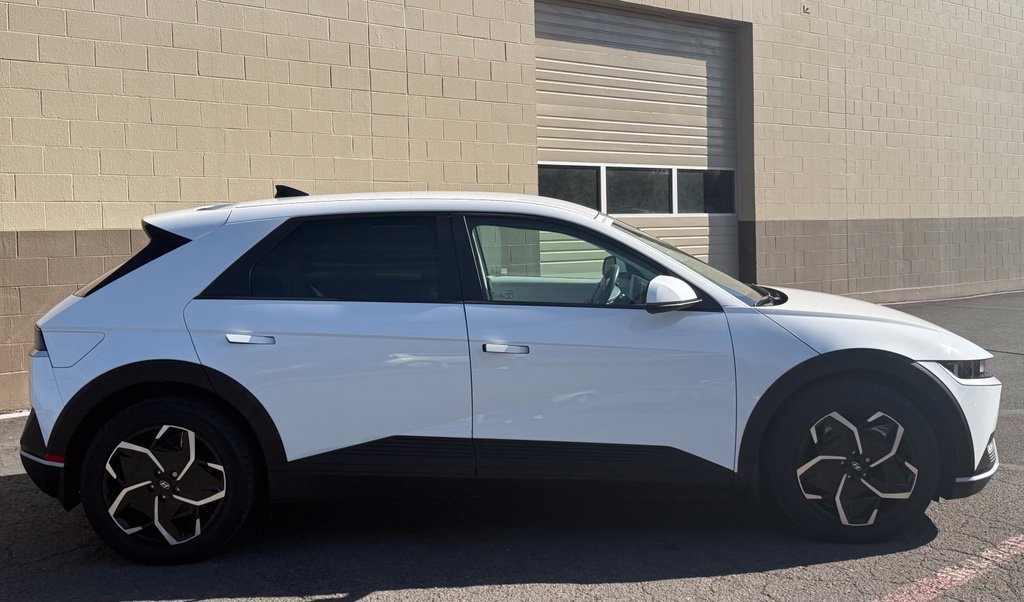 Used 2023 Hyundai Ioniq 5 SEL w/ Cargo Package AWD/4WD image 3