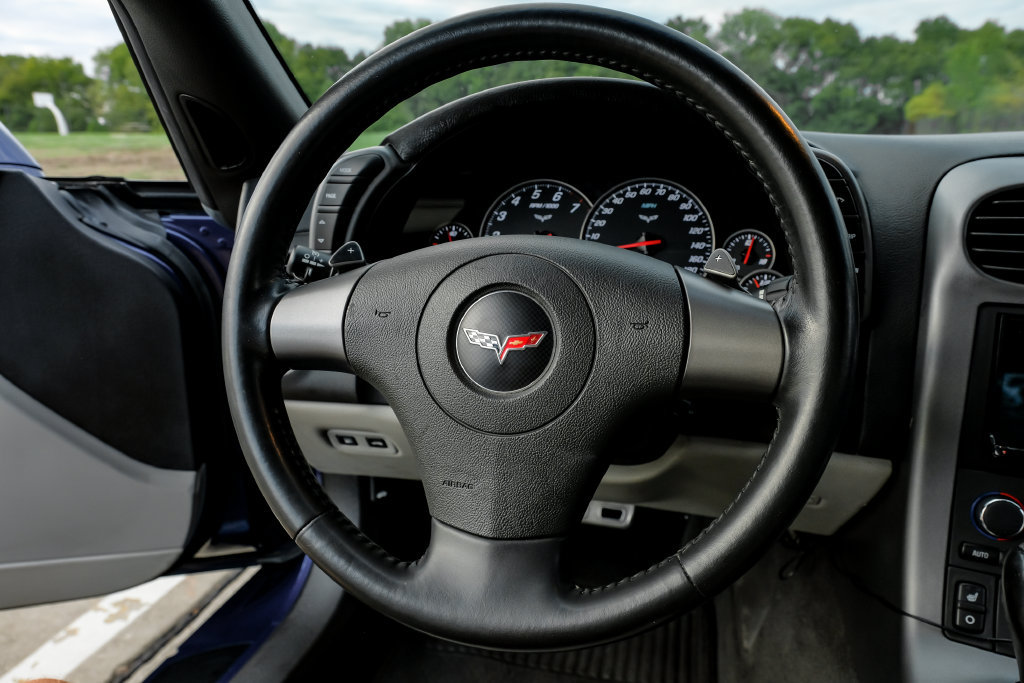 Used 2006 Chevrolet Corvette Convertible w/ Preferred Equipment Group RWD image 18