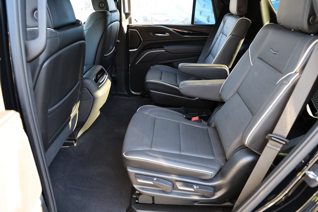 Used 2023 Cadillac Escalade Sport w/ Touring Package AWD/4WD image 18