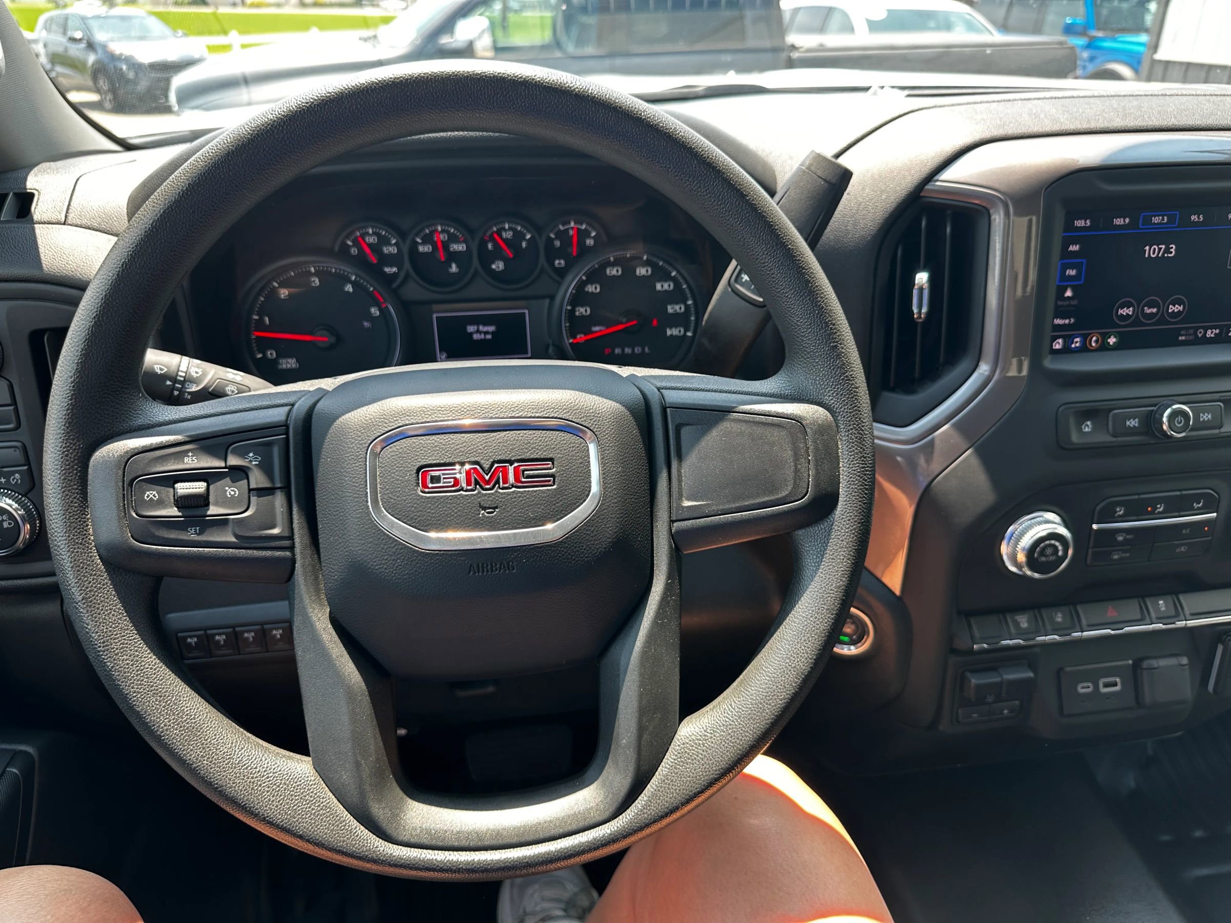 Used 2024 GMC Sierra 3500 Pro w/ Convenience Package image 25