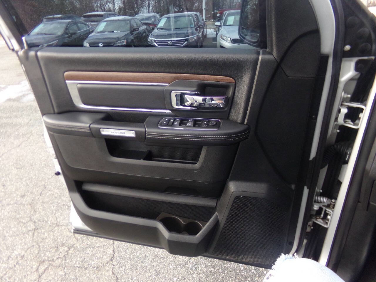 Used 2017 RAM 1500 Laramie w/ Convenience Group image 39