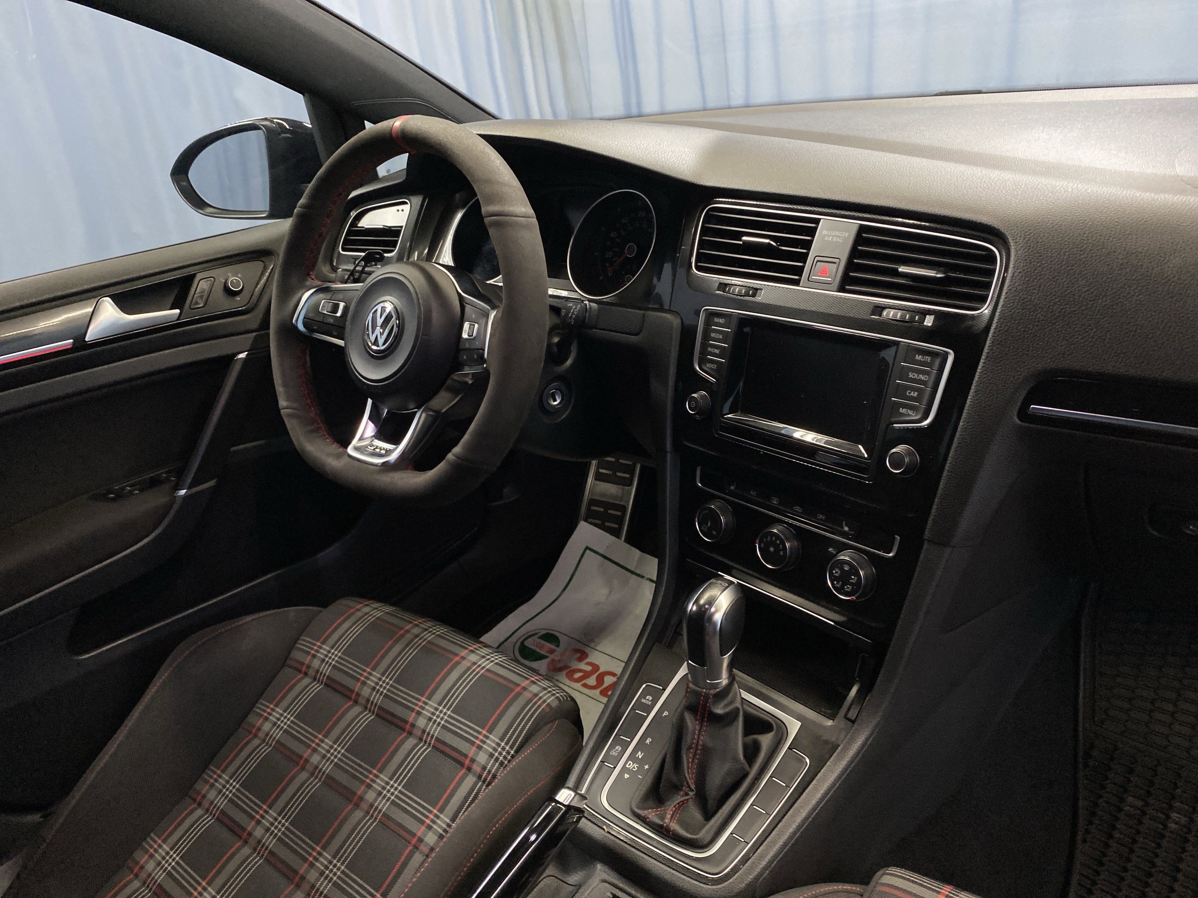 Used 2015 Volkswagen GTI S image 41