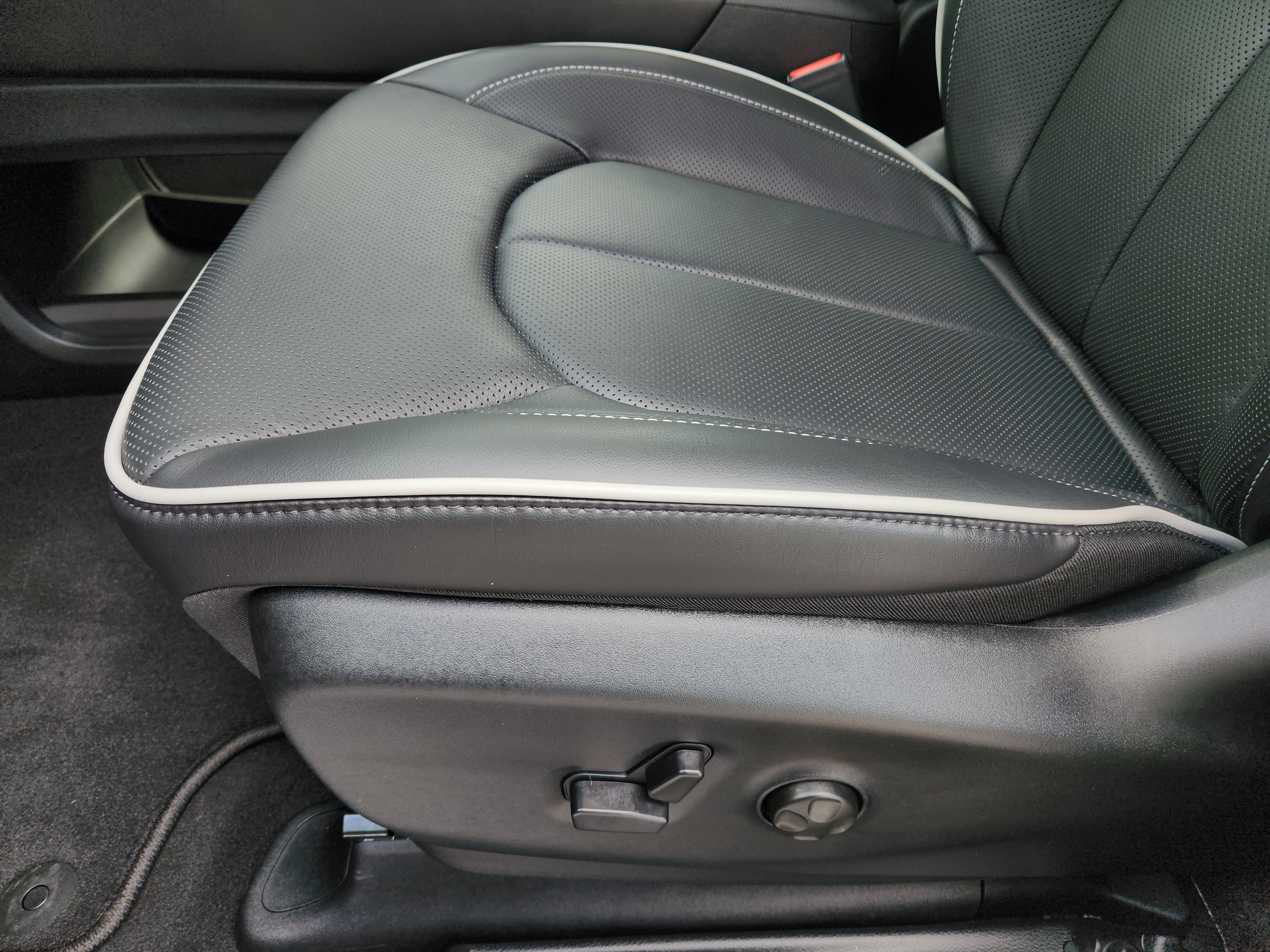 New 2027 Chrysler Pacifica Limited FWD image 18