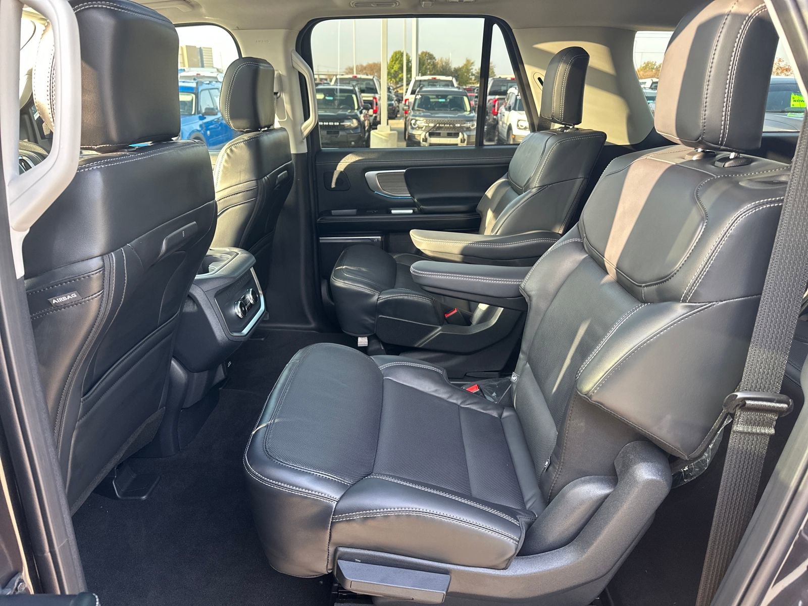 New 2025 Ford Expedition Max Platinum w/ Driver's Package image 25