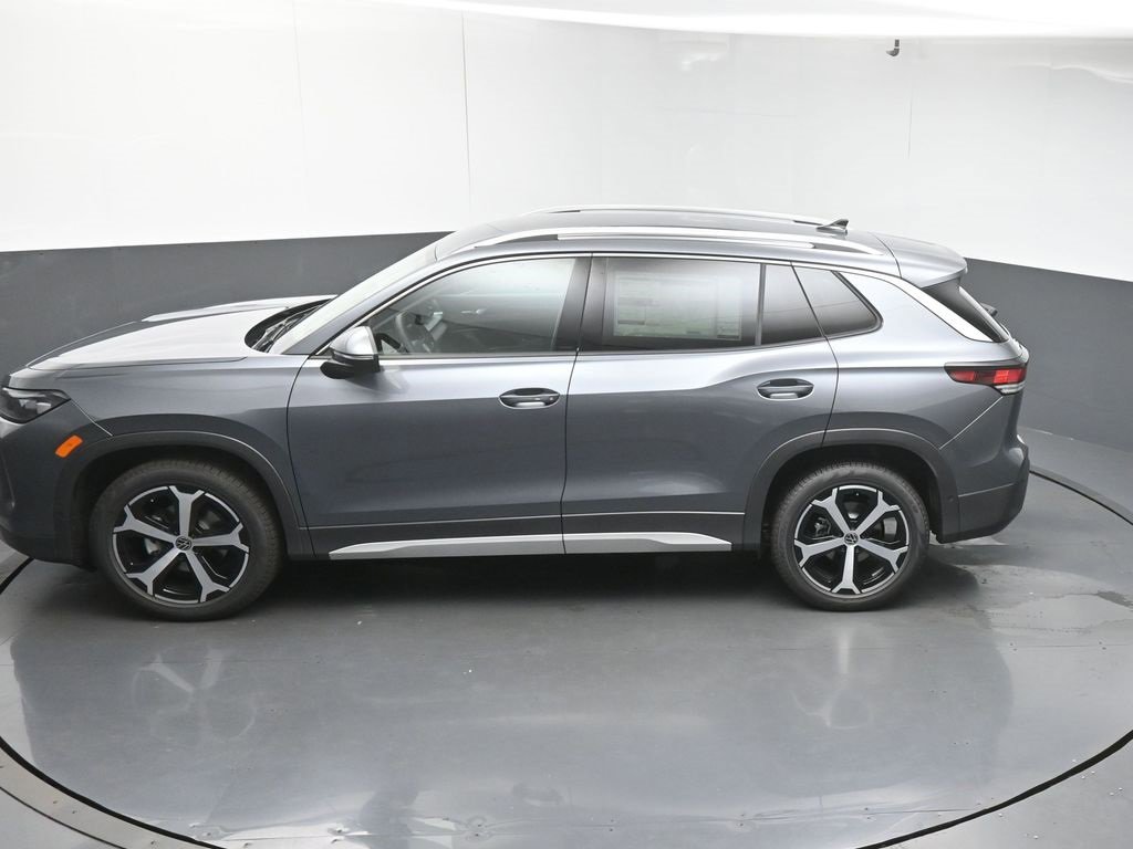 New 2025 Volkswagen Tiguan SE image 49