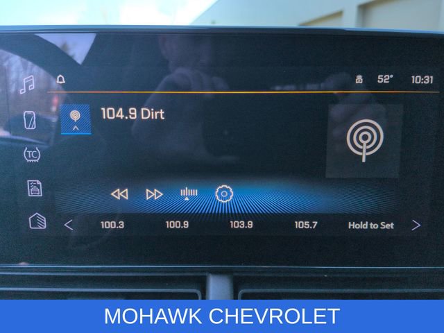 Used 2025 Chevrolet Trax LT w/ LT Convenience Package image 14