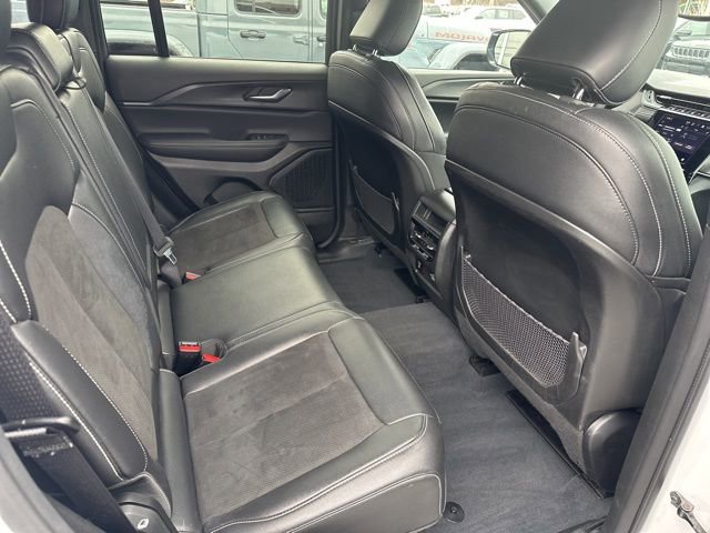 Certified 2023 Jeep Grand Cherokee Altitude AWD/4WD image 9