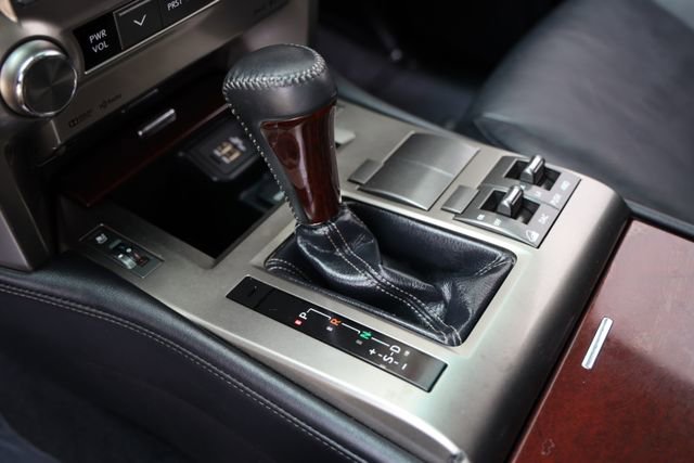 Used 2015 Lexus GX 460 w/ Premium Package AWD/4WD image 25