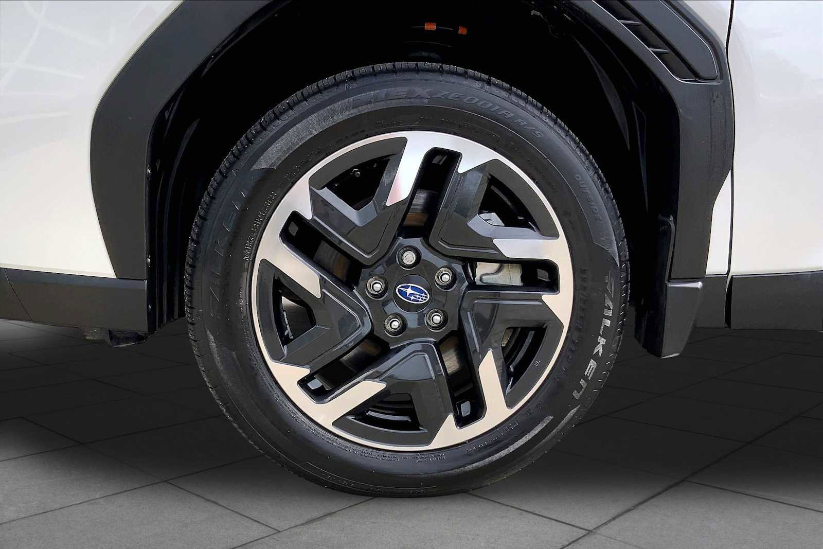Used 2025 Subaru Forester Premium AWD/4WD image 11