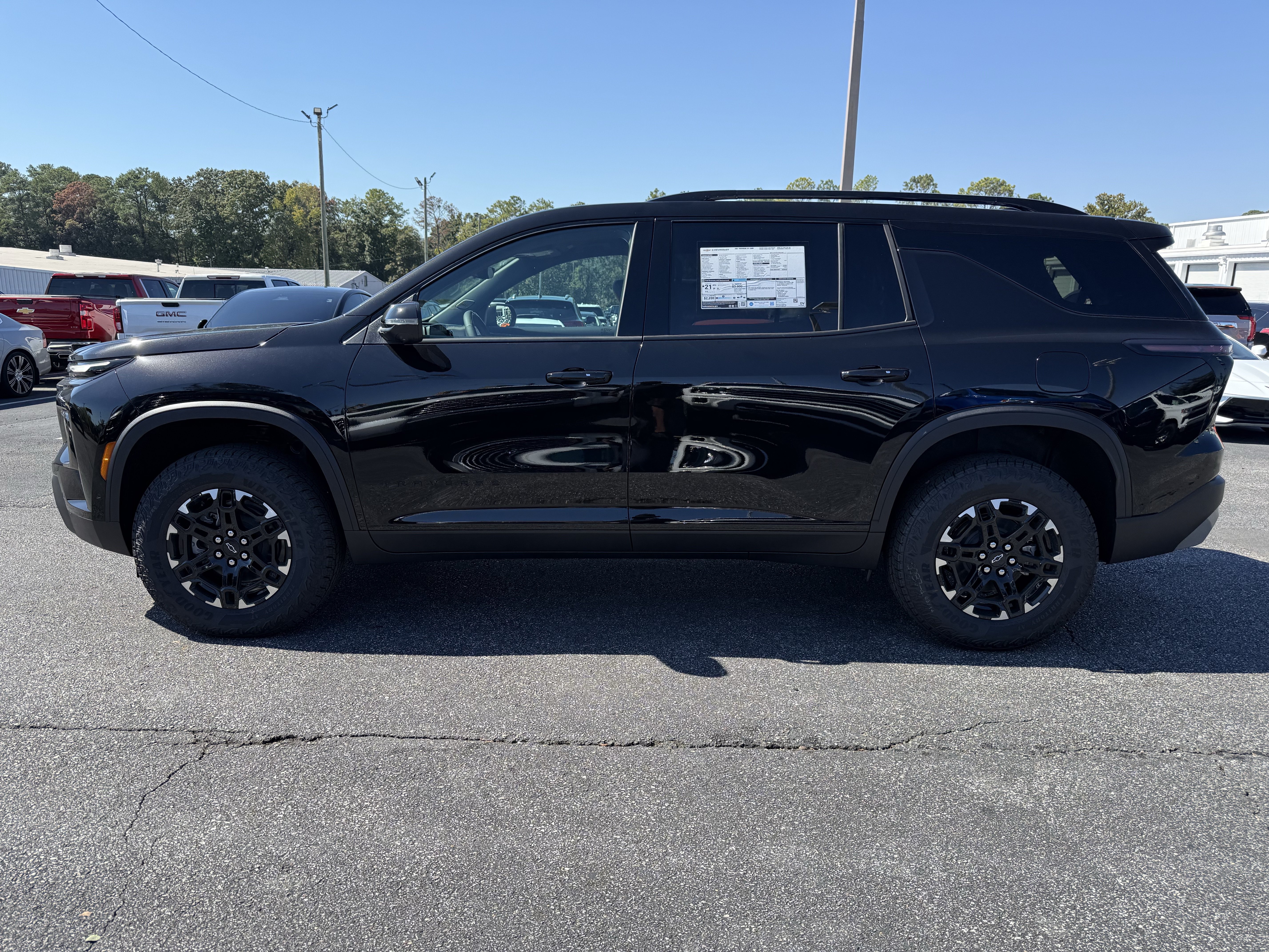 New 2027 Chevrolet Traverse Z71 w/ Enhanced Driving Package AWD/4WD image 7