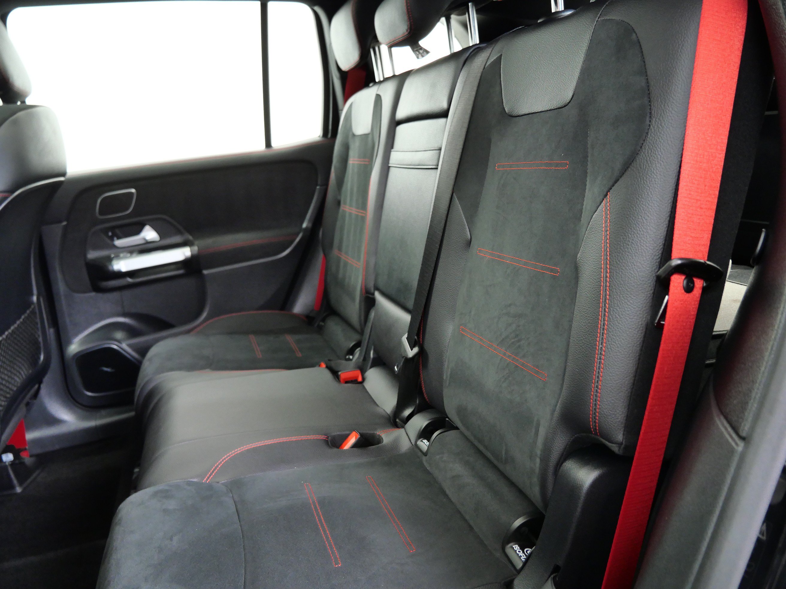 Used 2024 Mercedes-Benz GLB 35 AMG 4MATIC image 18