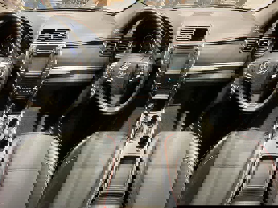 Used 2017 Toyota Camry SE image 23