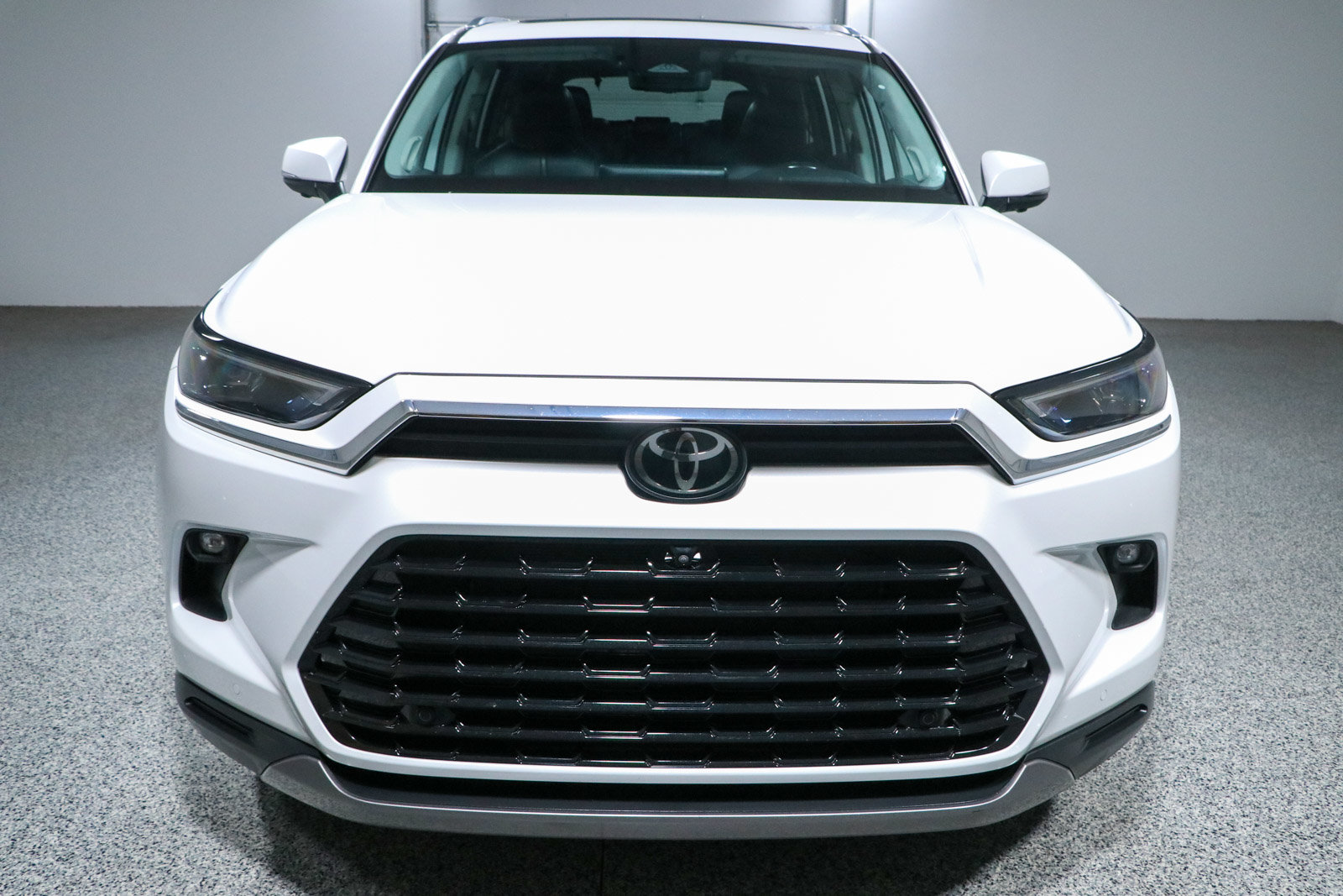 Used 2024 Toyota Grand Highlander AWD image 4