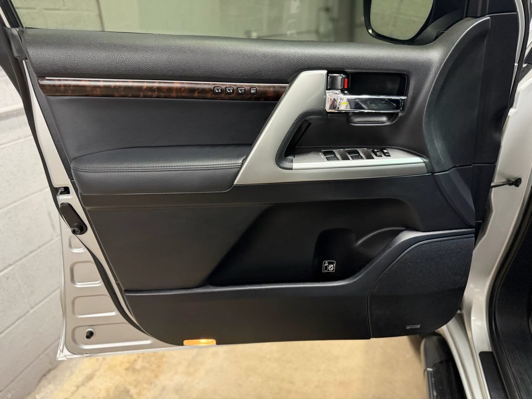 Used 2013 Toyota Land Cruiser AWD/4WD image 20