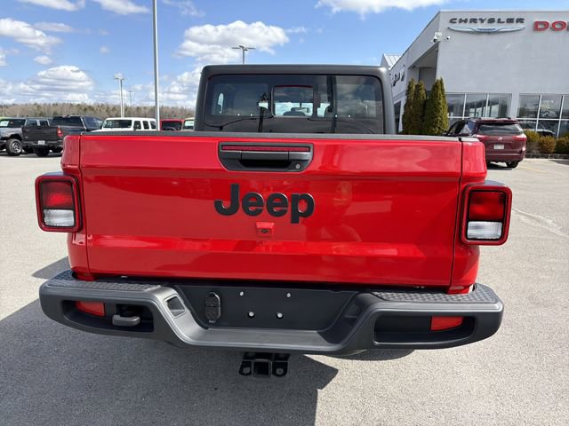 Used 2024 Jeep Gladiator Sport AWD/4WD image 7