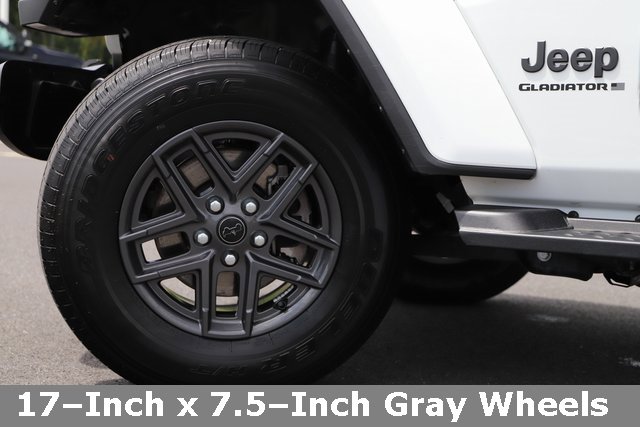 Used 2024 Jeep Gladiator Sport image 3