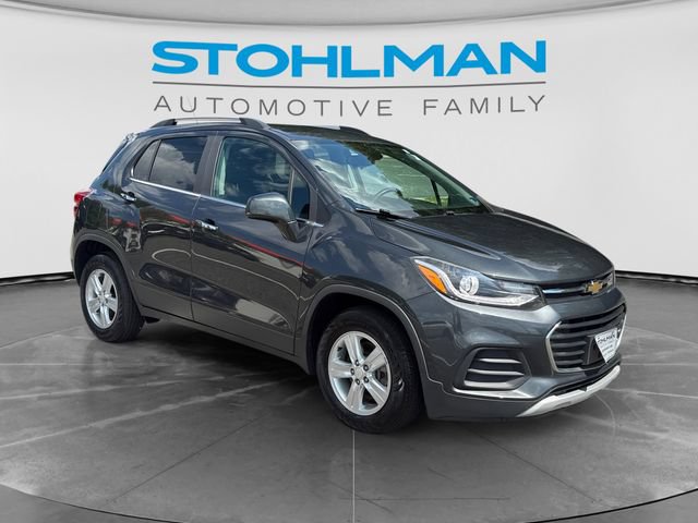 Used 2017 Chevrolet Trax LT w/ LT Convenience Package FWD image 3