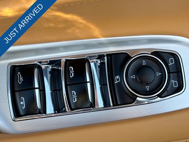 Used 2023 Chevrolet Corvette Stingray Premium Conv w/ Z51 Performance Package image 13