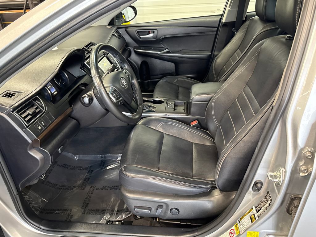 Used 2015 Toyota Camry XLE image 6