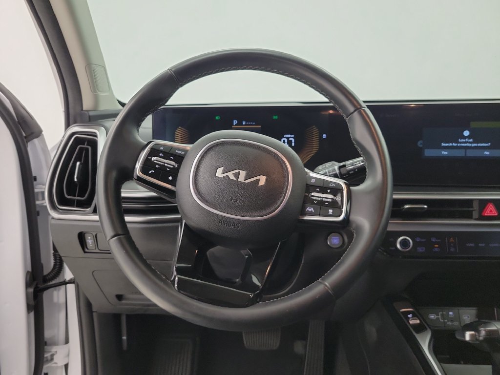 Used 2024 Kia Sorento S FWD image 15