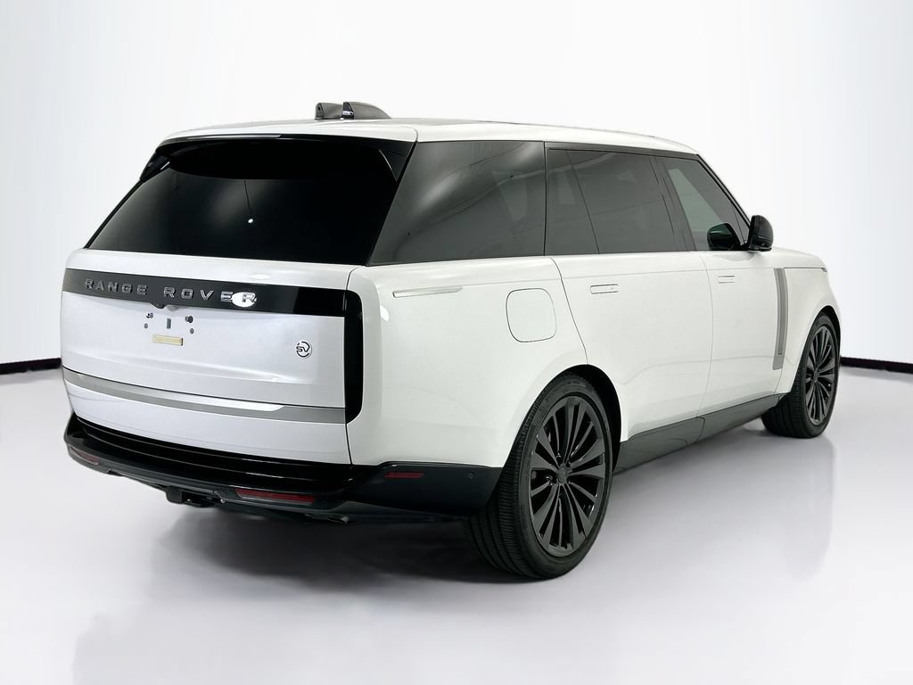 Used 2025 Land Rover Range Rover SV AWD/4WD image 5