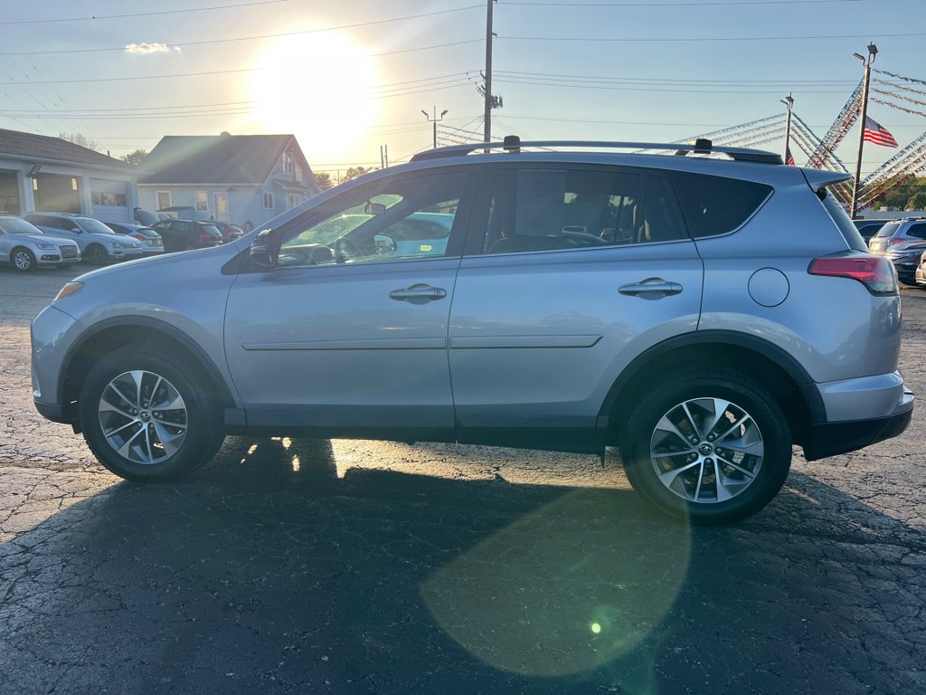 Used 2018 Toyota RAV4 Adventure image 2