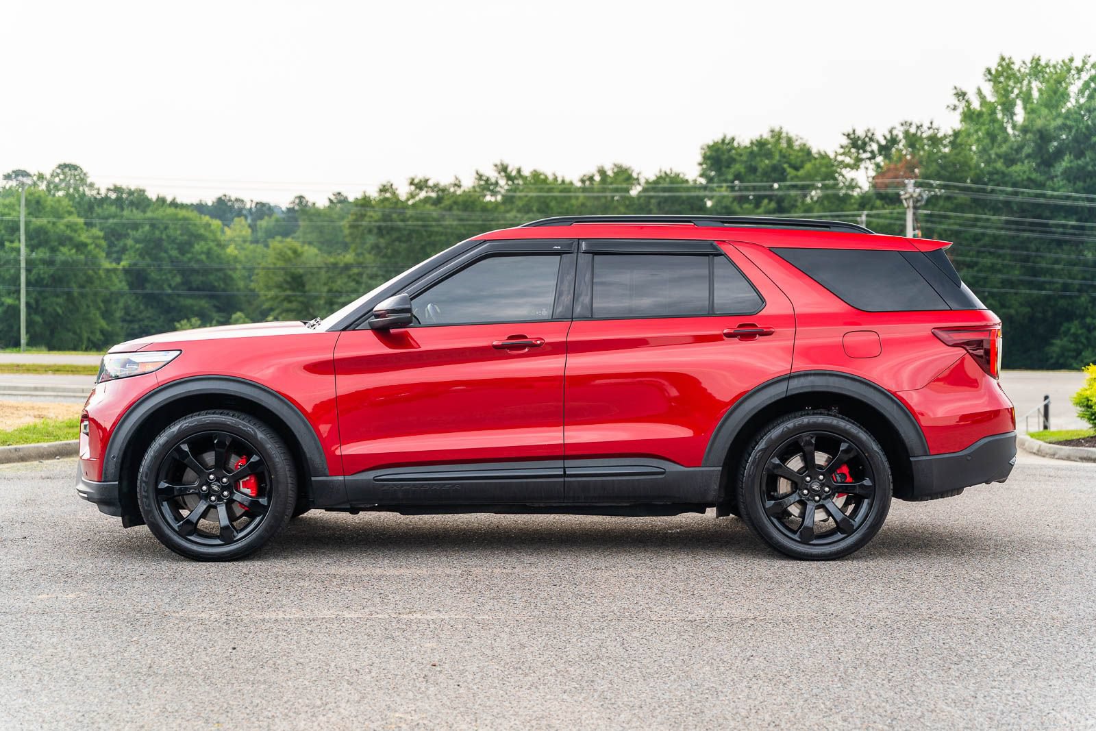 Certified 2020 Ford Explorer ST w/ ST Street Pack AWD/4WD image 4