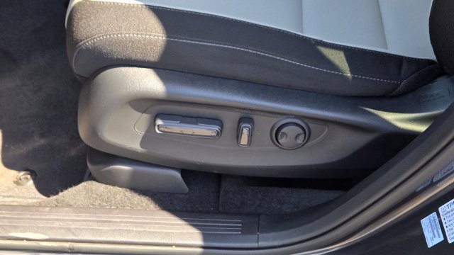 Used 2025 Honda CR-V EX image 14