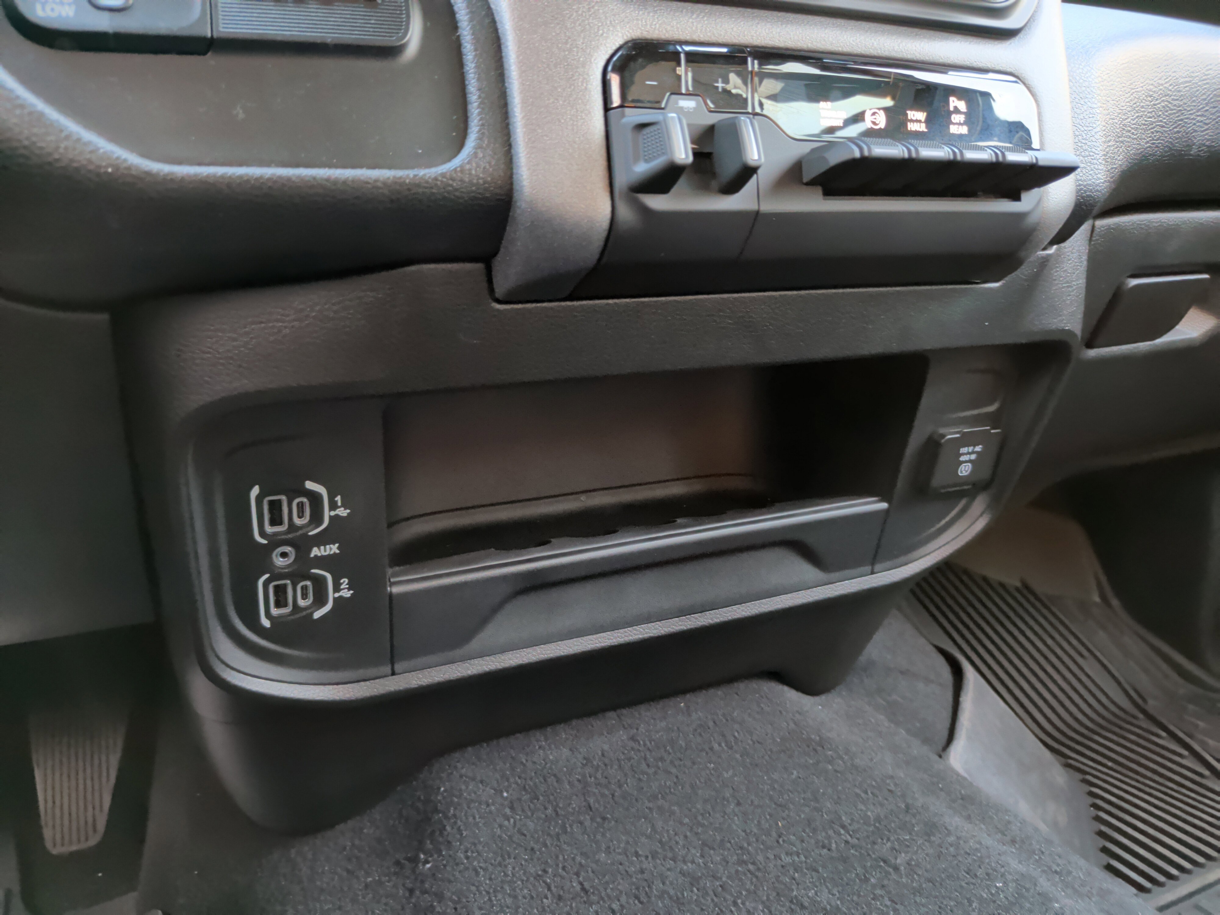 Used 2024 RAM 3500 Tradesman w/ Chrome Appearance Group image 20