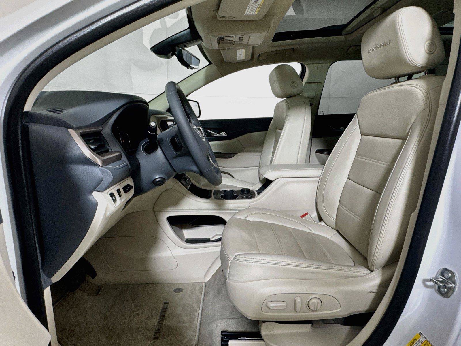 Certified 2023 GMC Acadia Denali w/ Denali Technology Package FWD image 20