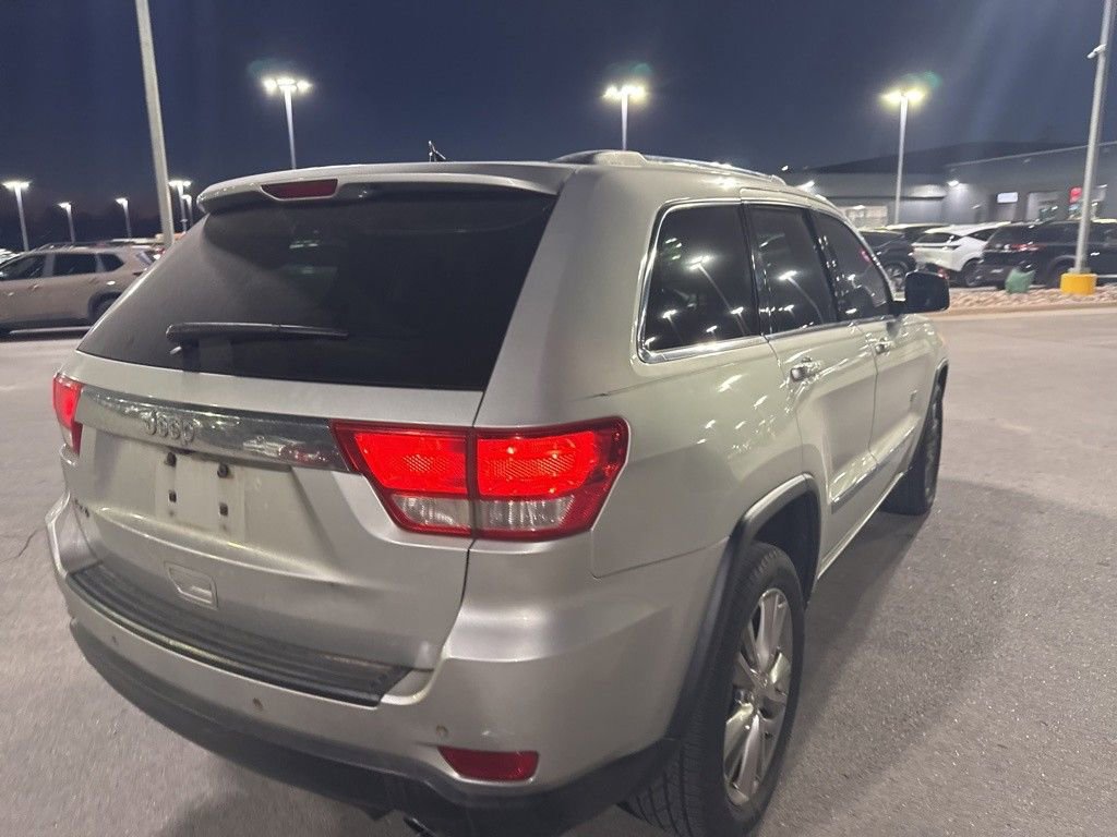 Used 2011 Jeep Grand Cherokee 70th Anniversary image 5