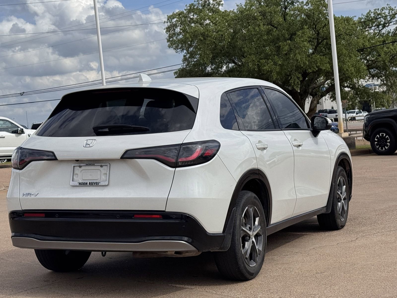 Used 2023 Honda HR-V EX-L image 4