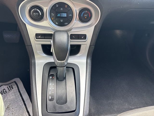 Used 2016 Ford Fiesta SE w/ Cold Weather Package FWD image 19
