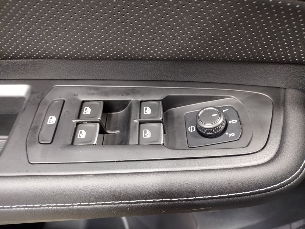 New 2026 Volkswagen Atlas Cross Sport SEL Premium R-Line image 22