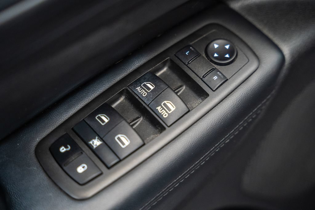 Used 2021 Jeep Grand Cherokee Laredo X AWD/4WD image 40