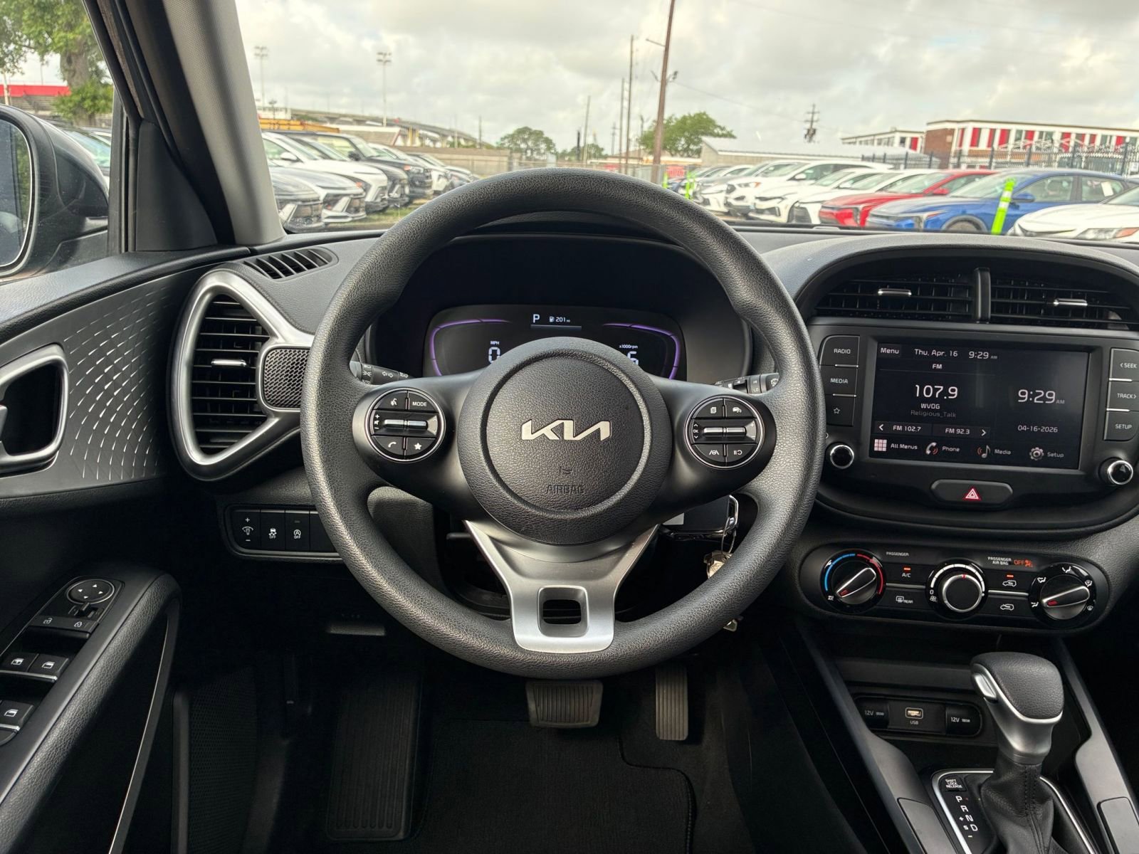 Used 2025 Kia Soul LX w/ LX Technology Package image 27