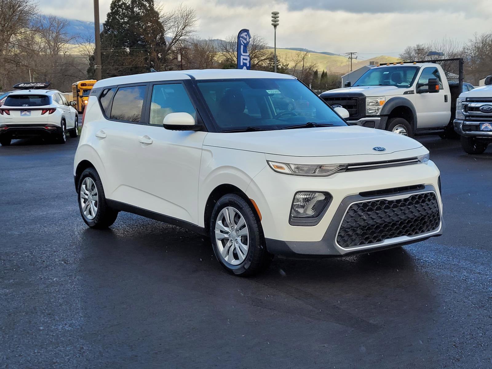 Used 2021 Kia Soul LX image 3